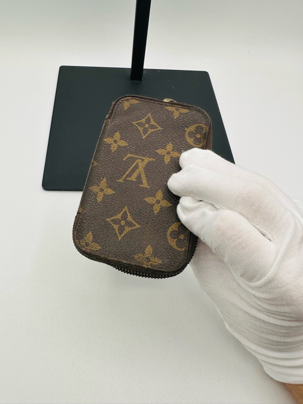 Louis Vuitton Compact Monogram Wallet - Picture 4 of 12